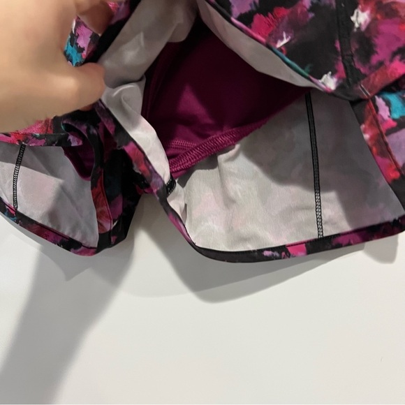 Lululemon Speed Short
Mini Midnight Bloom Black Deep Fuschia / Black - Picture 7 of 9